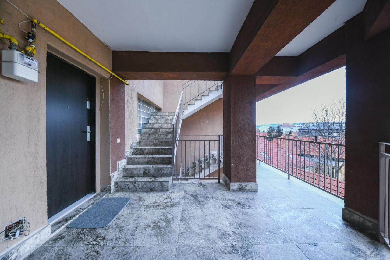 Charming 2 Bedroom Apartment Cluj-Napoca Eksteriør billede